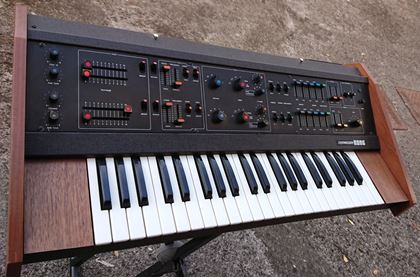 Korg-800DV MaxiKorg s/n 770060